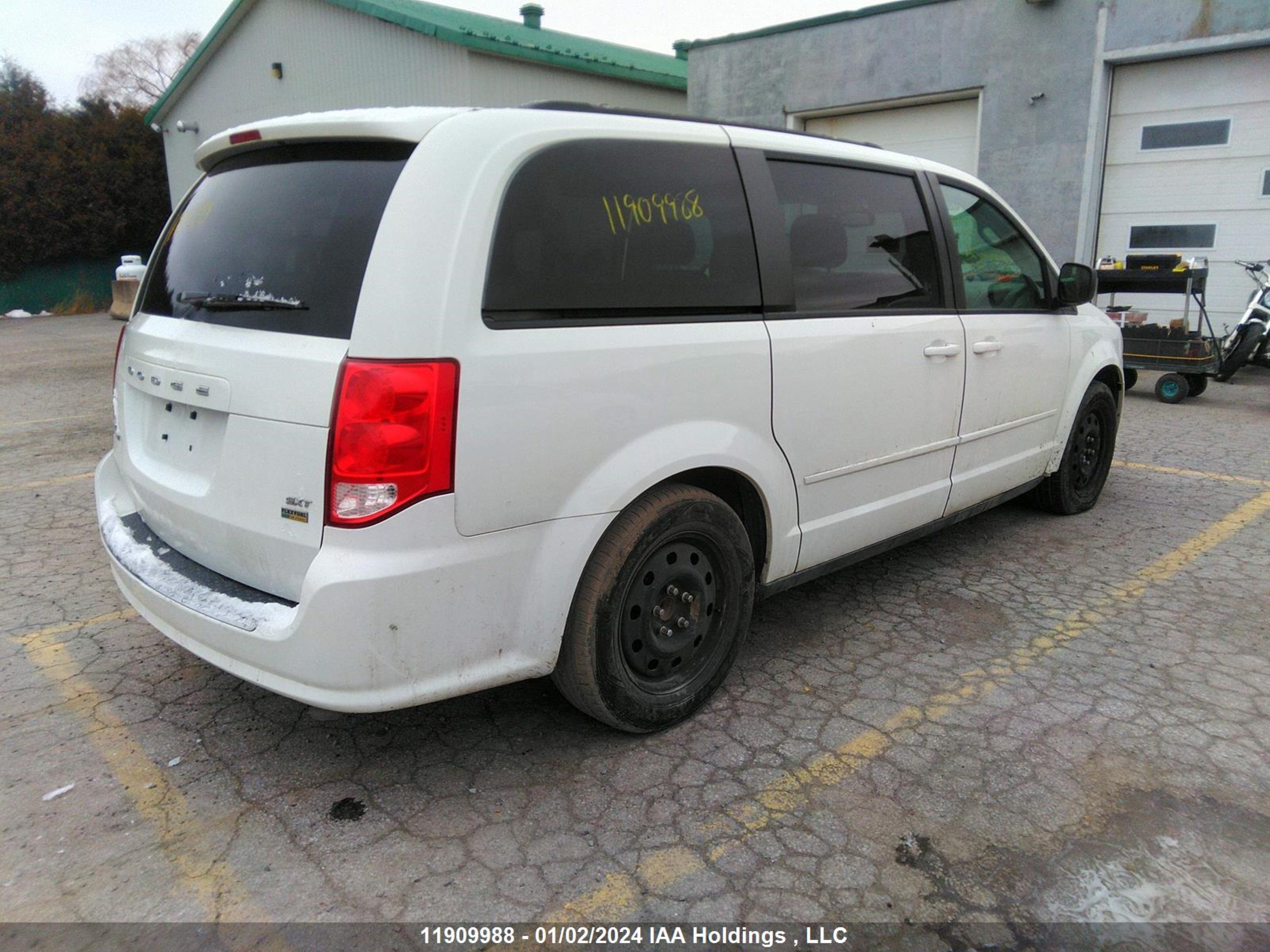 Photo 3 VIN: 2C4RDGBG5HR733452 - DODGE CARAVAN 