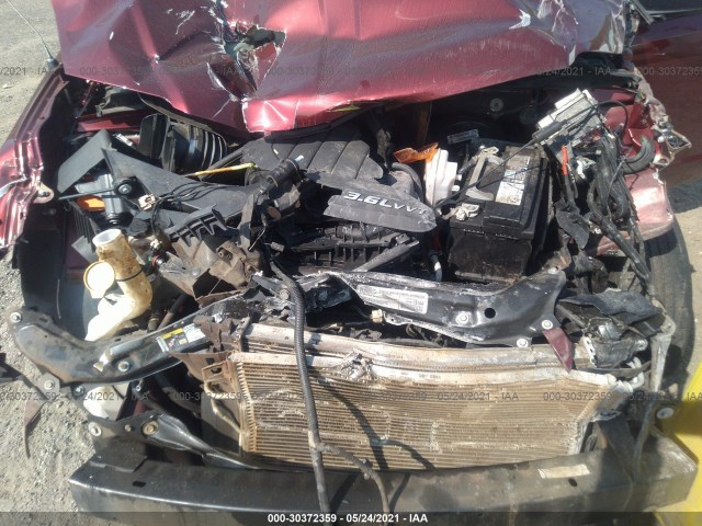 Photo 9 VIN: 2C4RDGBG5JR137649 - DODGE GRAND CARAVAN 