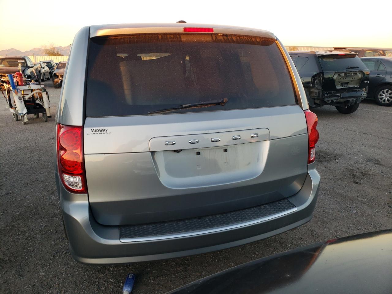 Photo 5 VIN: 2C4RDGBG5KR684244 - DODGE CARAVAN 