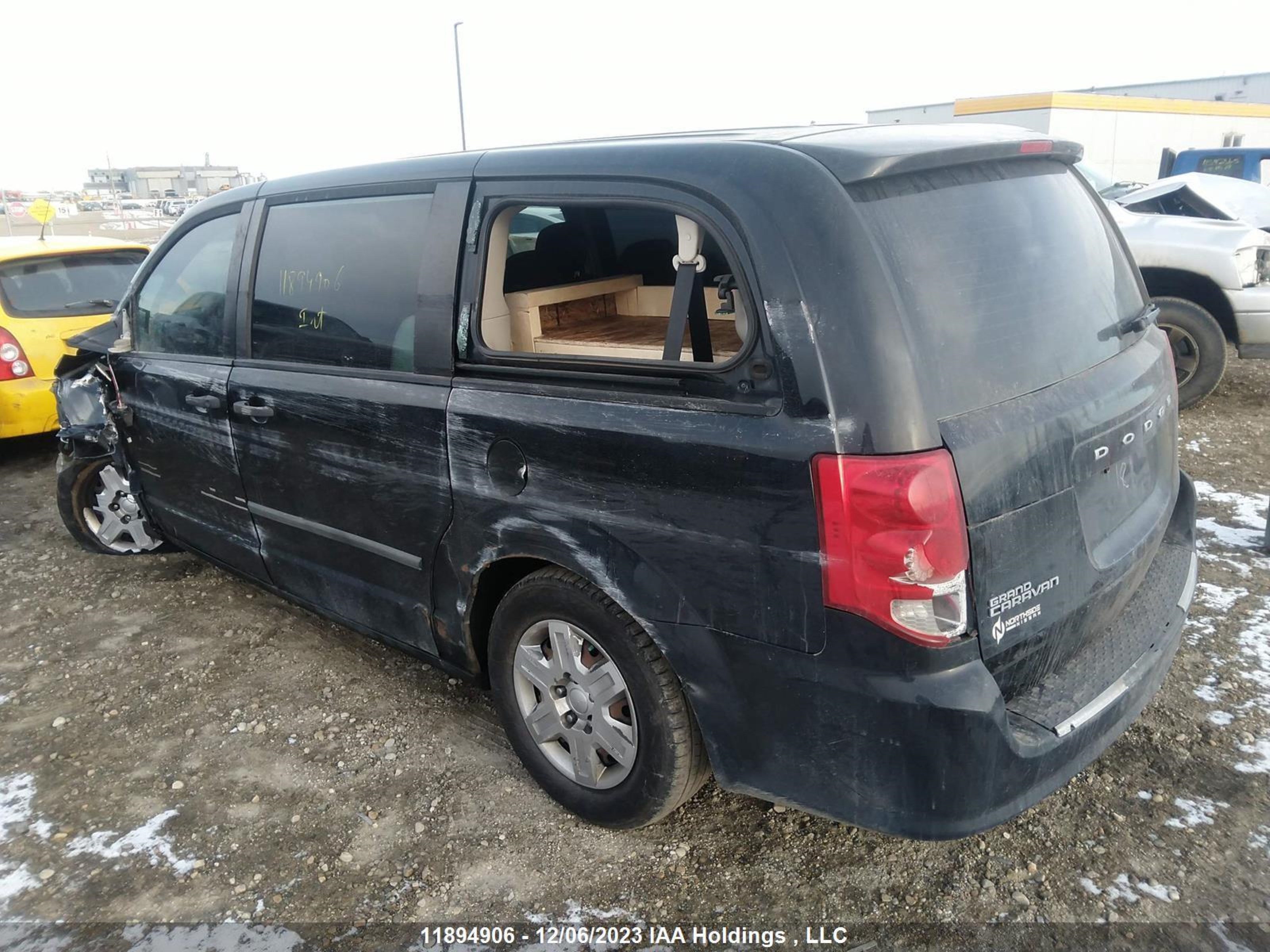 Photo 2 VIN: 2C4RDGBG6CR230439 - DODGE CARAVAN 