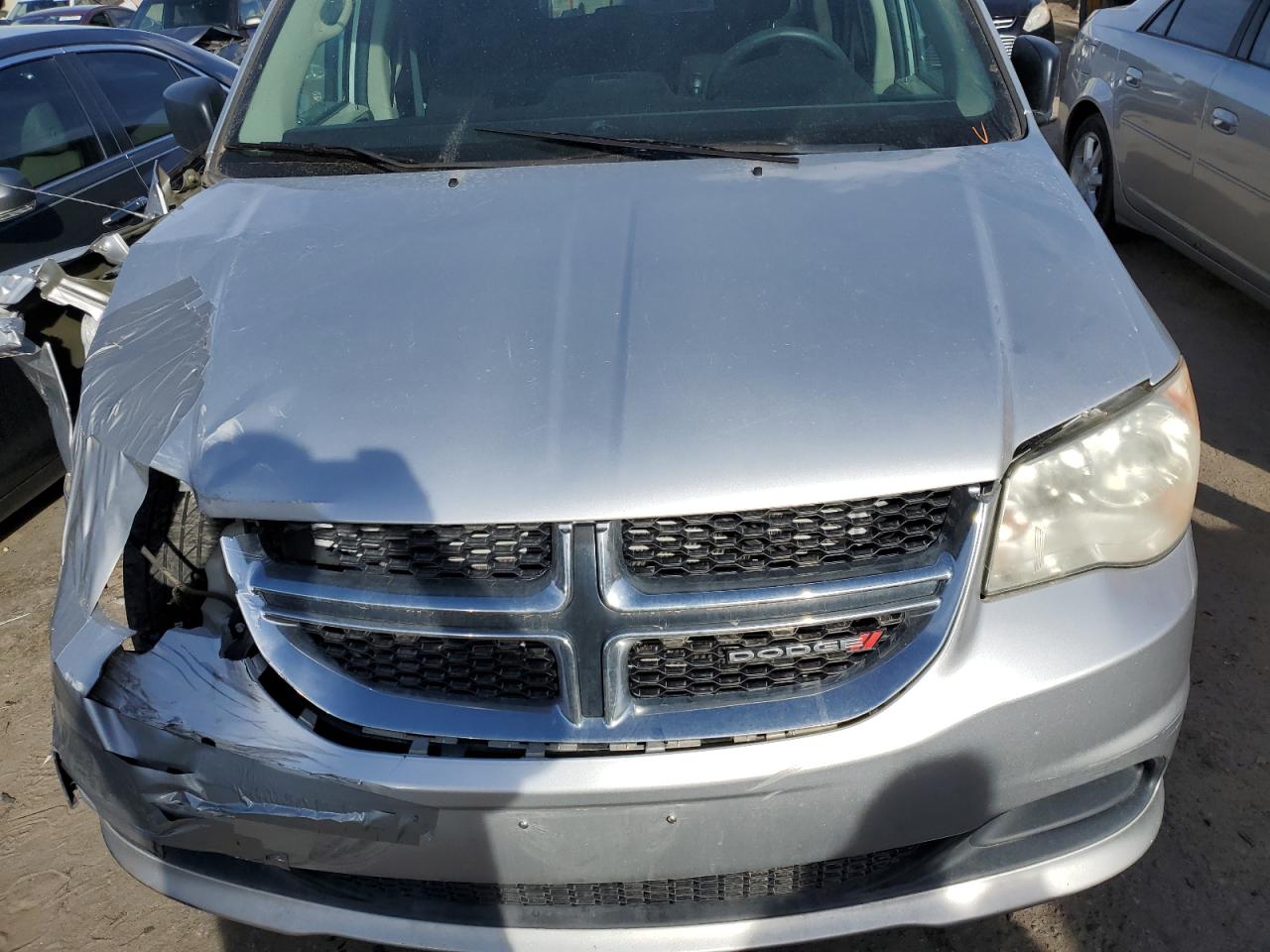 Photo 11 VIN: 2C4RDGBG6CR352072 - DODGE CARAVAN 