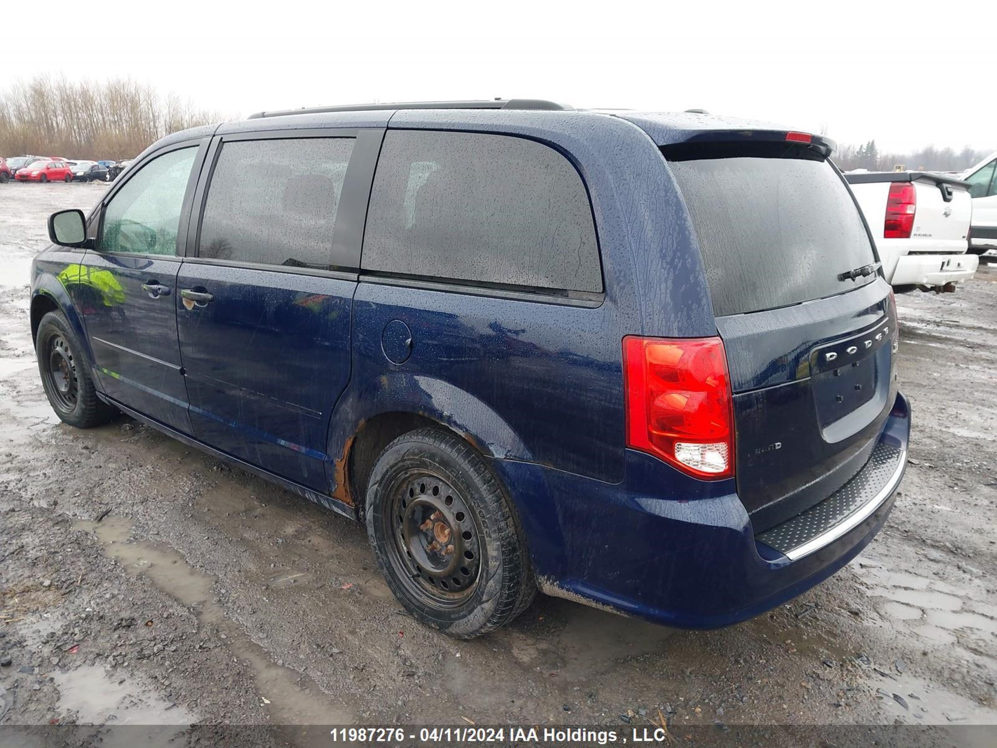 Photo 2 VIN: 2C4RDGBG6DR513926 - DODGE CARAVAN 