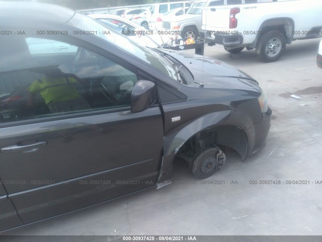 Photo 5 VIN: 2C4RDGBG6ER463157 - DODGE GRAND CARAVAN 