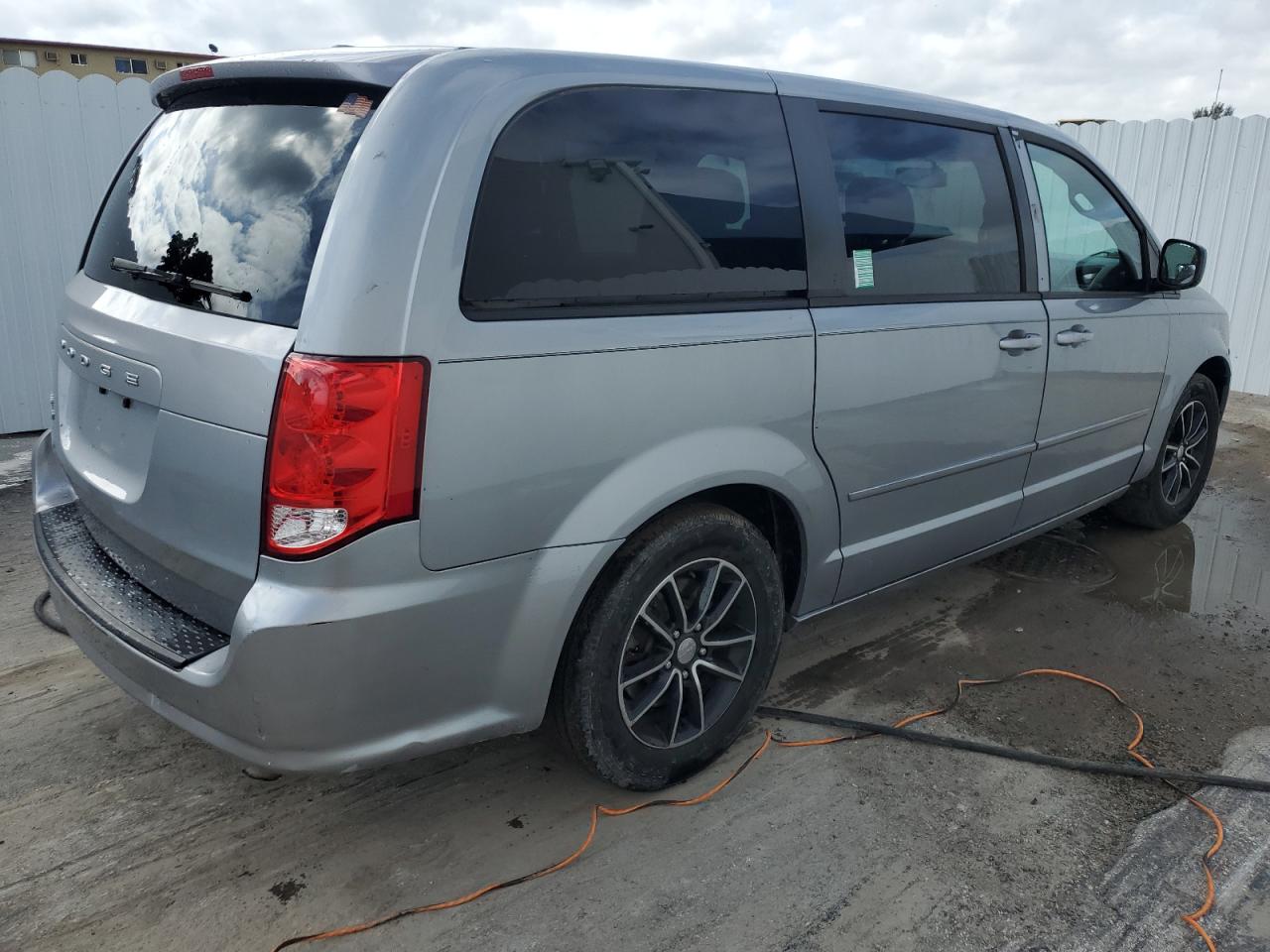 Photo 2 VIN: 2C4RDGBG6FR642168 - DODGE CARAVAN 