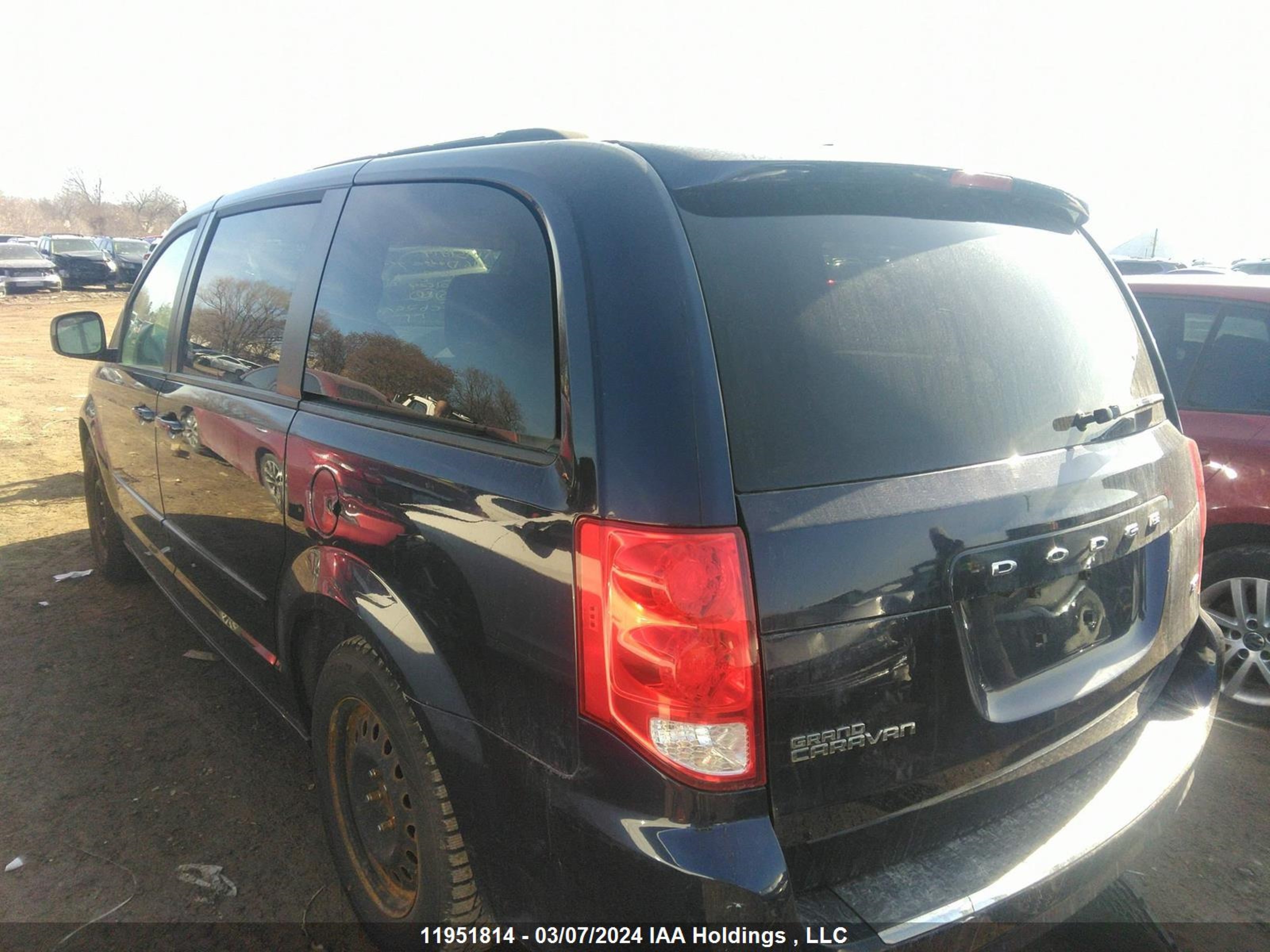 Photo 2 VIN: 2C4RDGBG6GR117838 - DODGE CARAVAN 