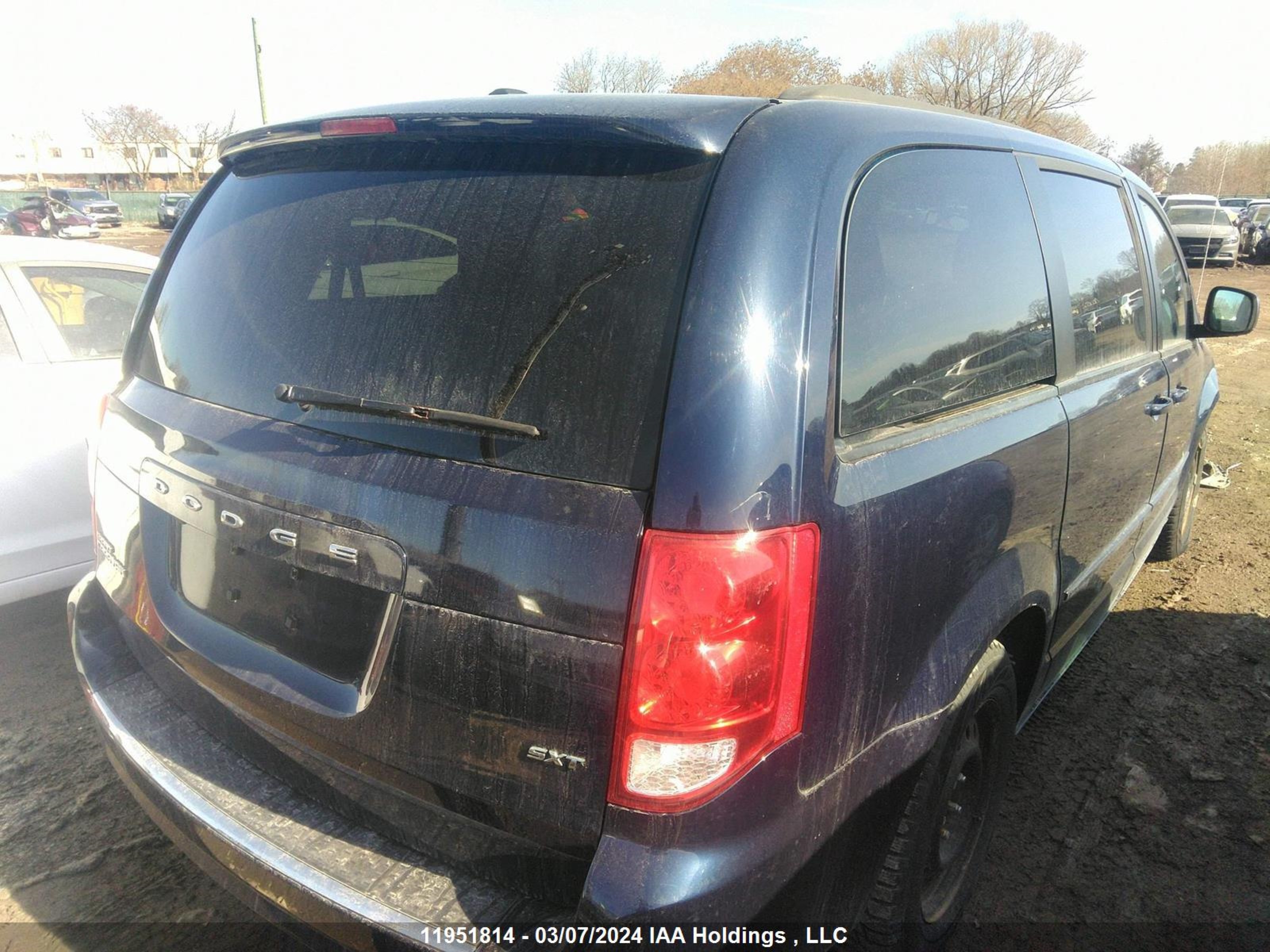 Photo 3 VIN: 2C4RDGBG6GR117838 - DODGE CARAVAN 