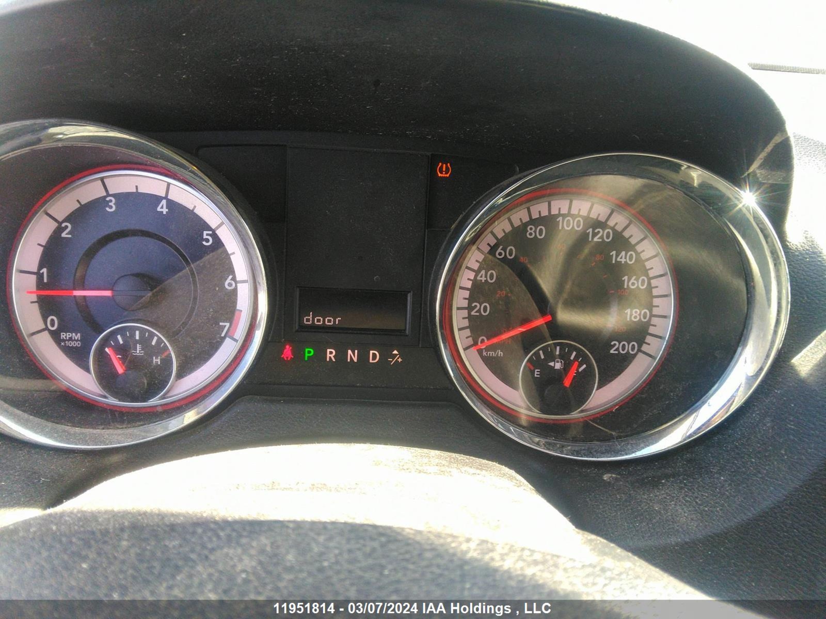 Photo 6 VIN: 2C4RDGBG6GR117838 - DODGE CARAVAN 