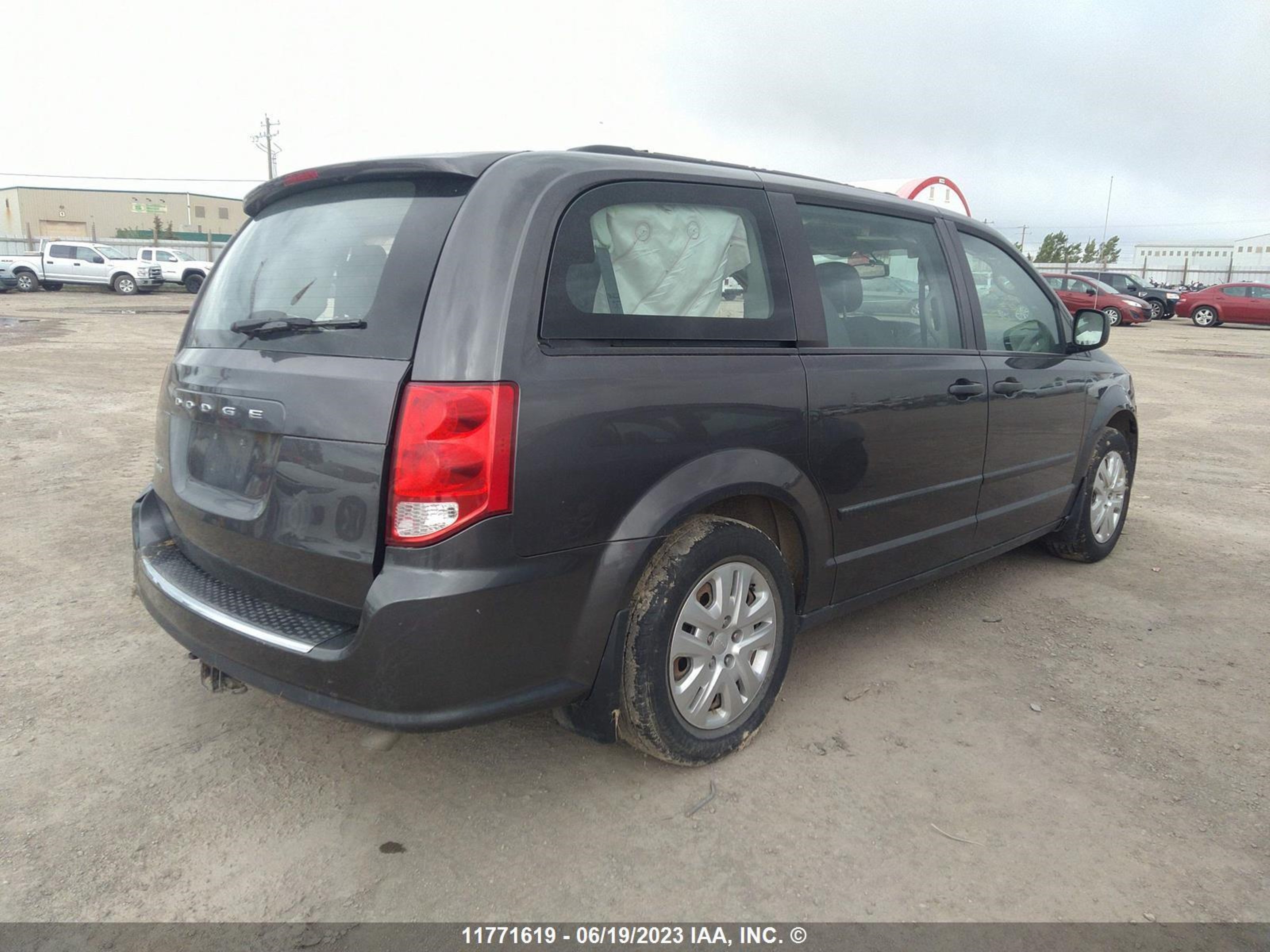 Photo 3 VIN: 2C4RDGBG6HR588700 - DODGE CARAVAN 