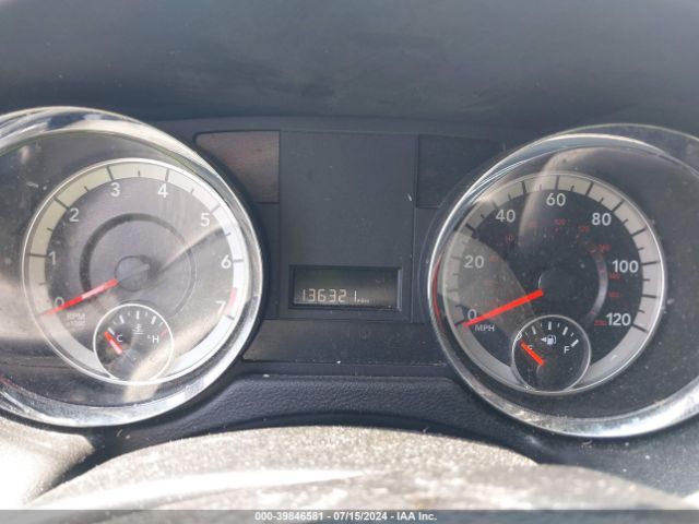 Photo 6 VIN: 2C4RDGBG6JR135005 - DODGE GRAND CARAVAN 