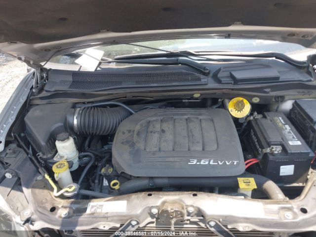 Photo 9 VIN: 2C4RDGBG6JR135005 - DODGE GRAND CARAVAN 