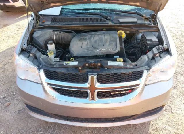 Photo 9 VIN: 2C4RDGBG6JR150698 - DODGE GRAND CARAVAN 