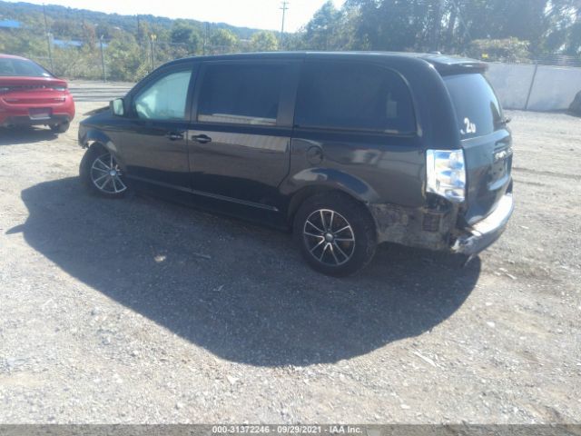 Photo 2 VIN: 2C4RDGBG6JR200645 - DODGE GRAND CARAVAN 