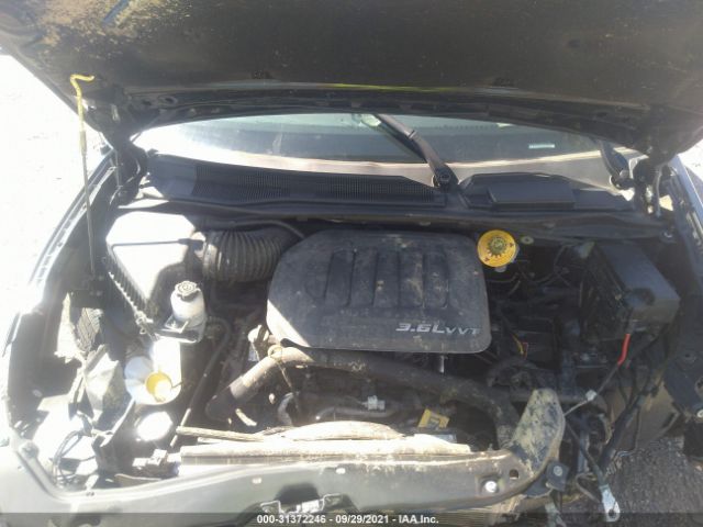 Photo 9 VIN: 2C4RDGBG6JR200645 - DODGE GRAND CARAVAN 