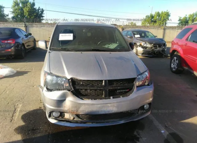 Photo 5 VIN: 2C4RDGBG6JR202752 - DODGE GRAND CARAVAN 