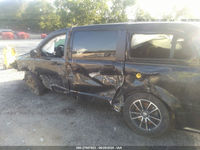 Photo 5 VIN: 2C4RDGBG6JR215338 - DODGE GRAND CARAVAN 