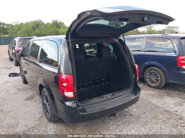 Photo 2 VIN: 2C4RDGBG6JR221012 - DODGE GRAND CARAVAN 