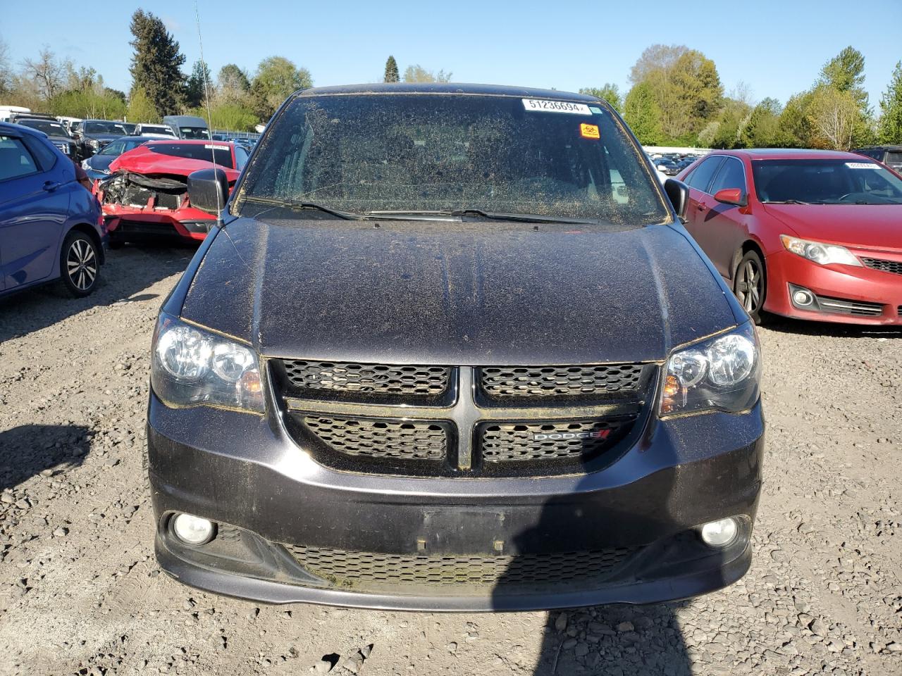 Photo 4 VIN: 2C4RDGBG6JR221060 - DODGE CARAVAN 