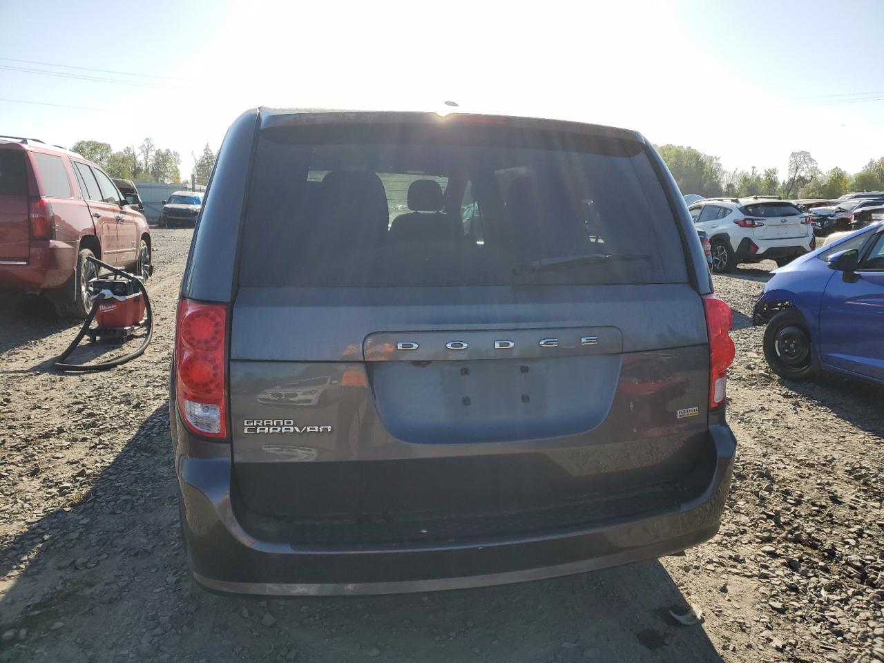 Photo 5 VIN: 2C4RDGBG6JR221060 - DODGE CARAVAN 