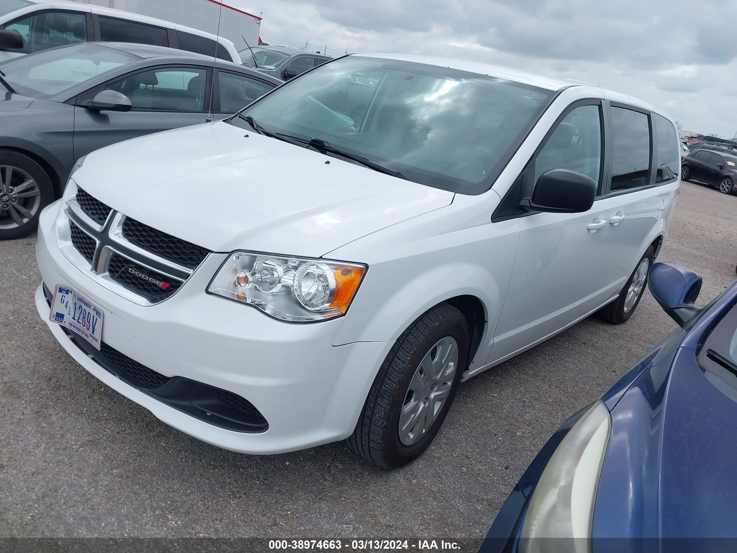 Photo 1 VIN: 2C4RDGBG6JR254897 - DODGE CARAVAN 