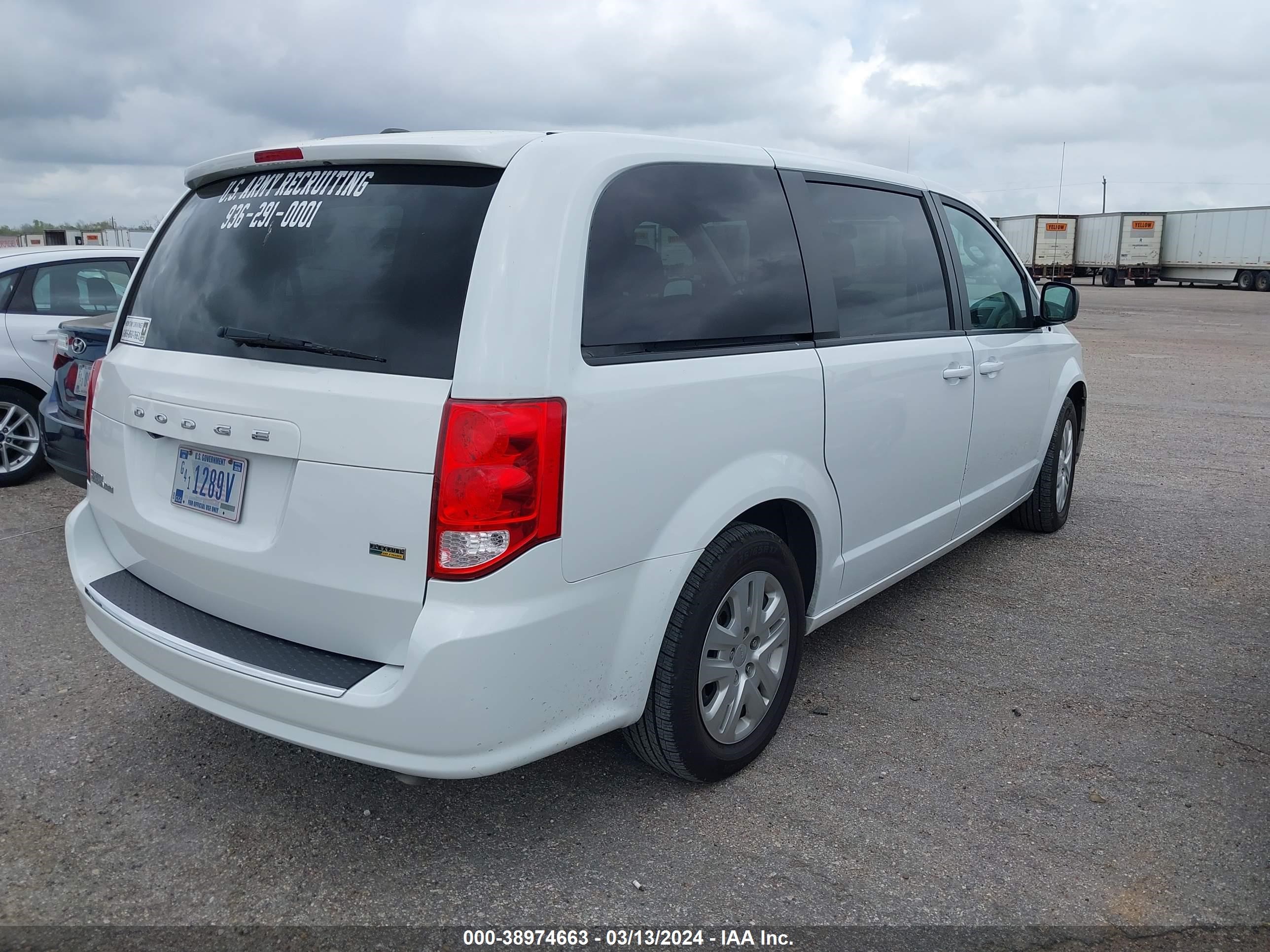 Photo 3 VIN: 2C4RDGBG6JR254897 - DODGE CARAVAN 