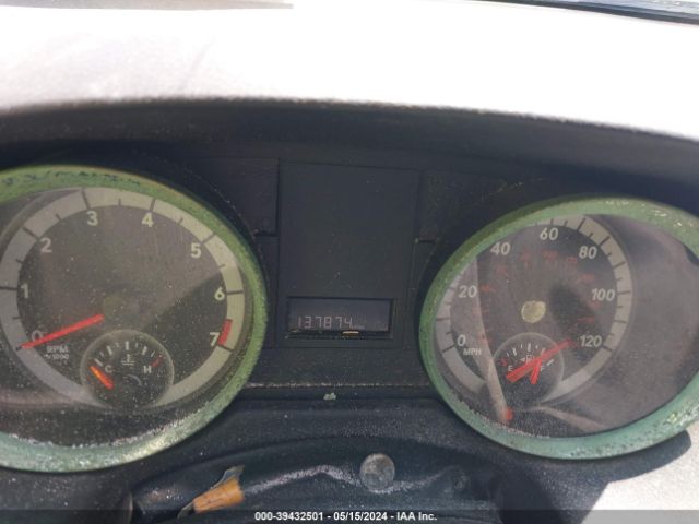 Photo 6 VIN: 2C4RDGBG6JR272008 - DODGE GRAND CARAVAN 