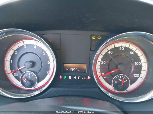 Photo 6 VIN: 2C4RDGBG6JR304195 - DODGE GRAND CARAVAN 