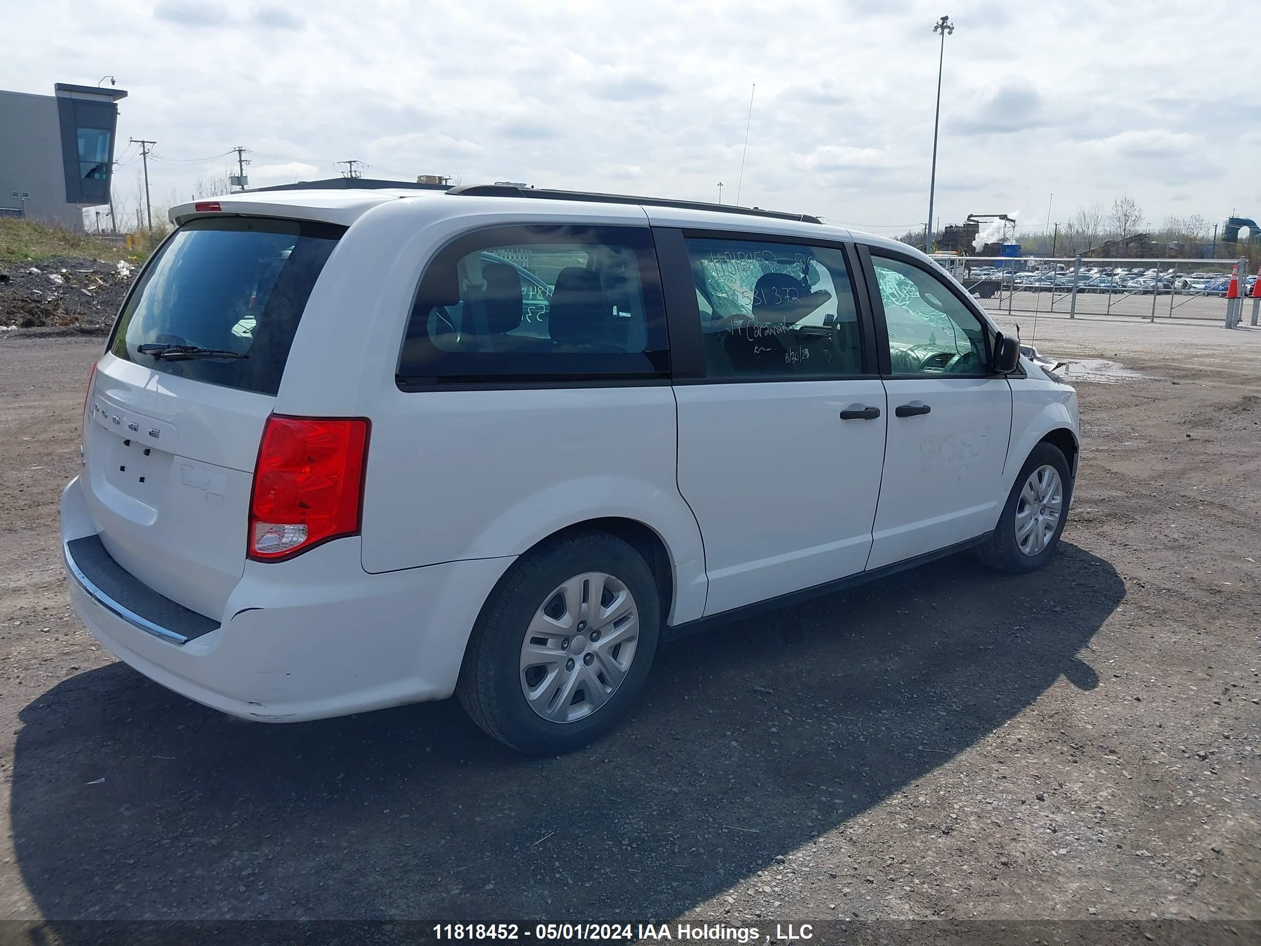 Photo 3 VIN: 2C4RDGBG6KR531372 - DODGE CARAVAN 