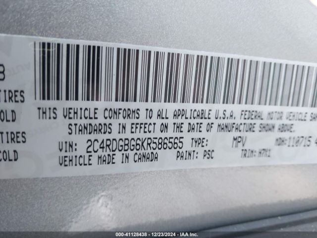 Photo 8 VIN: 2C4RDGBG6KR586565 - DODGE GRAND CARAVAN 