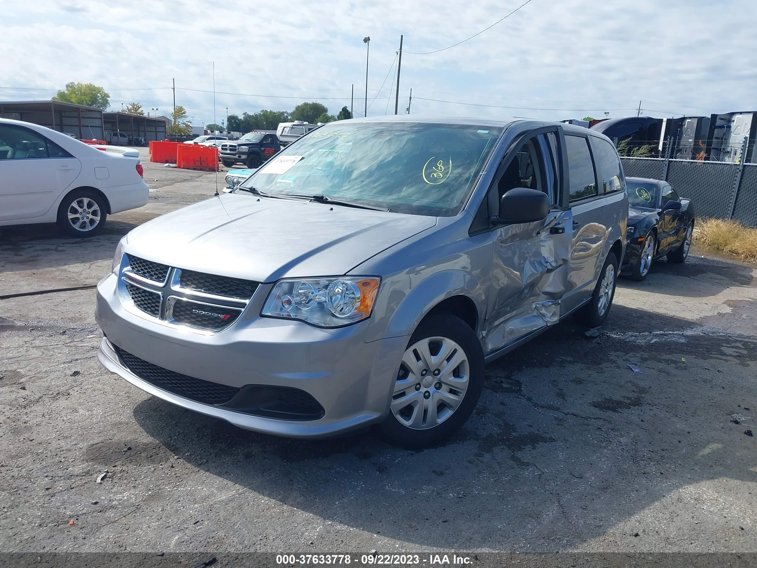 Photo 1 VIN: 2C4RDGBG6KR799564 - DODGE CARAVAN 