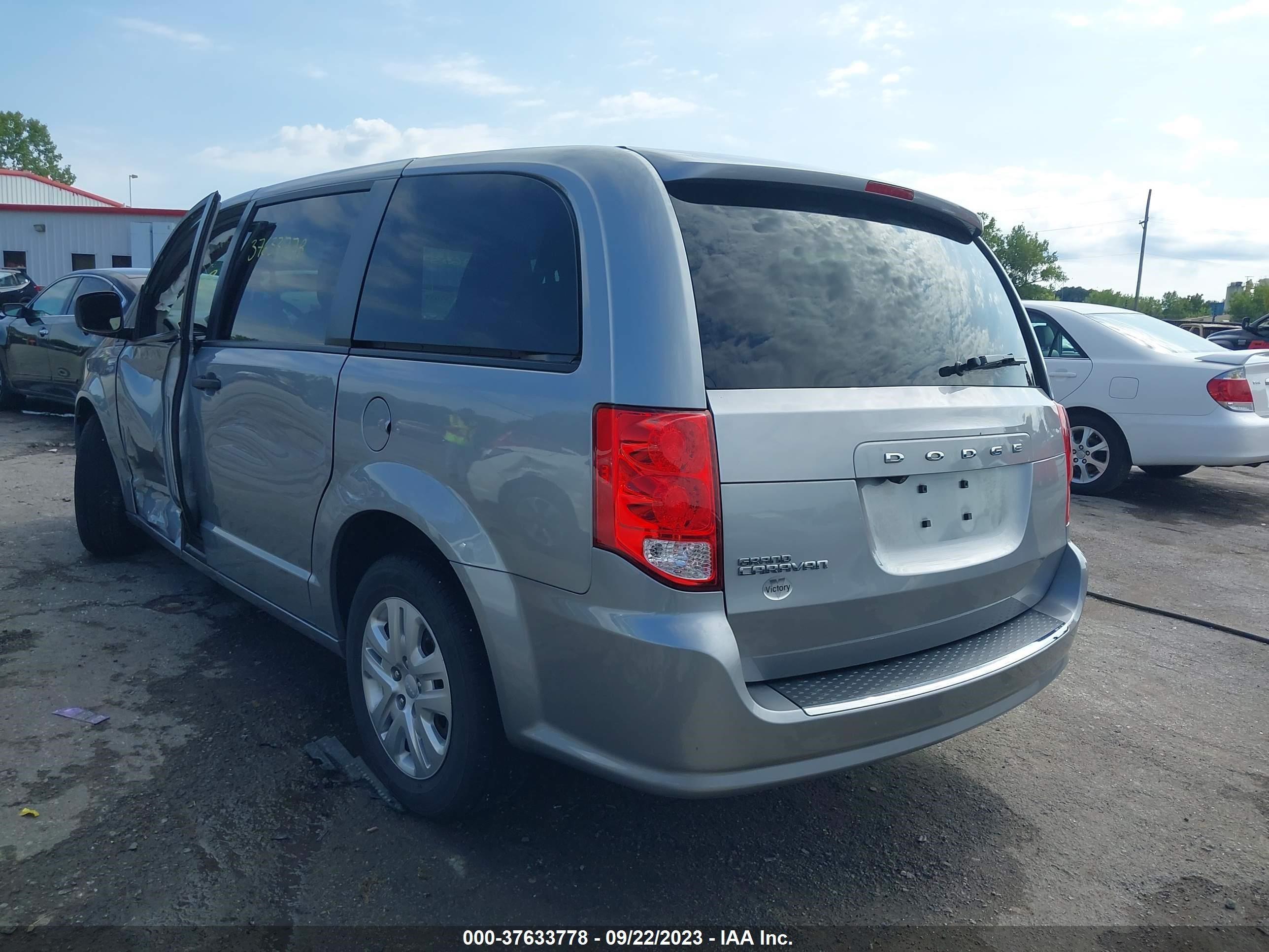 Photo 2 VIN: 2C4RDGBG6KR799564 - DODGE CARAVAN 