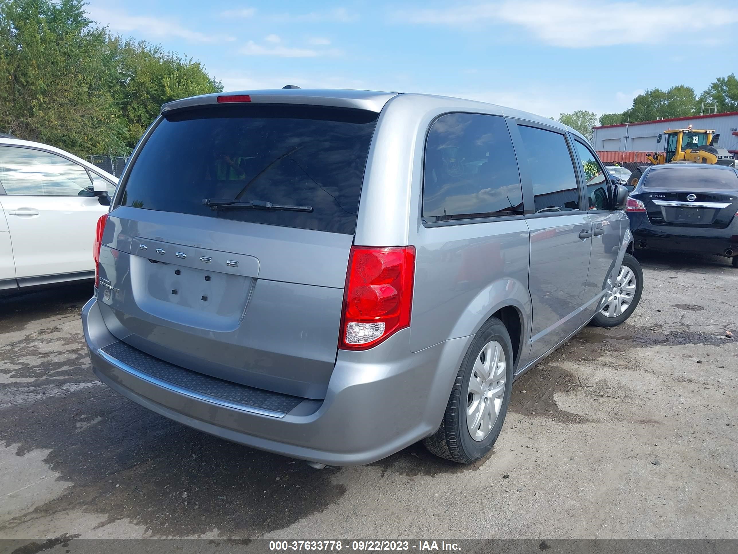 Photo 3 VIN: 2C4RDGBG6KR799564 - DODGE CARAVAN 