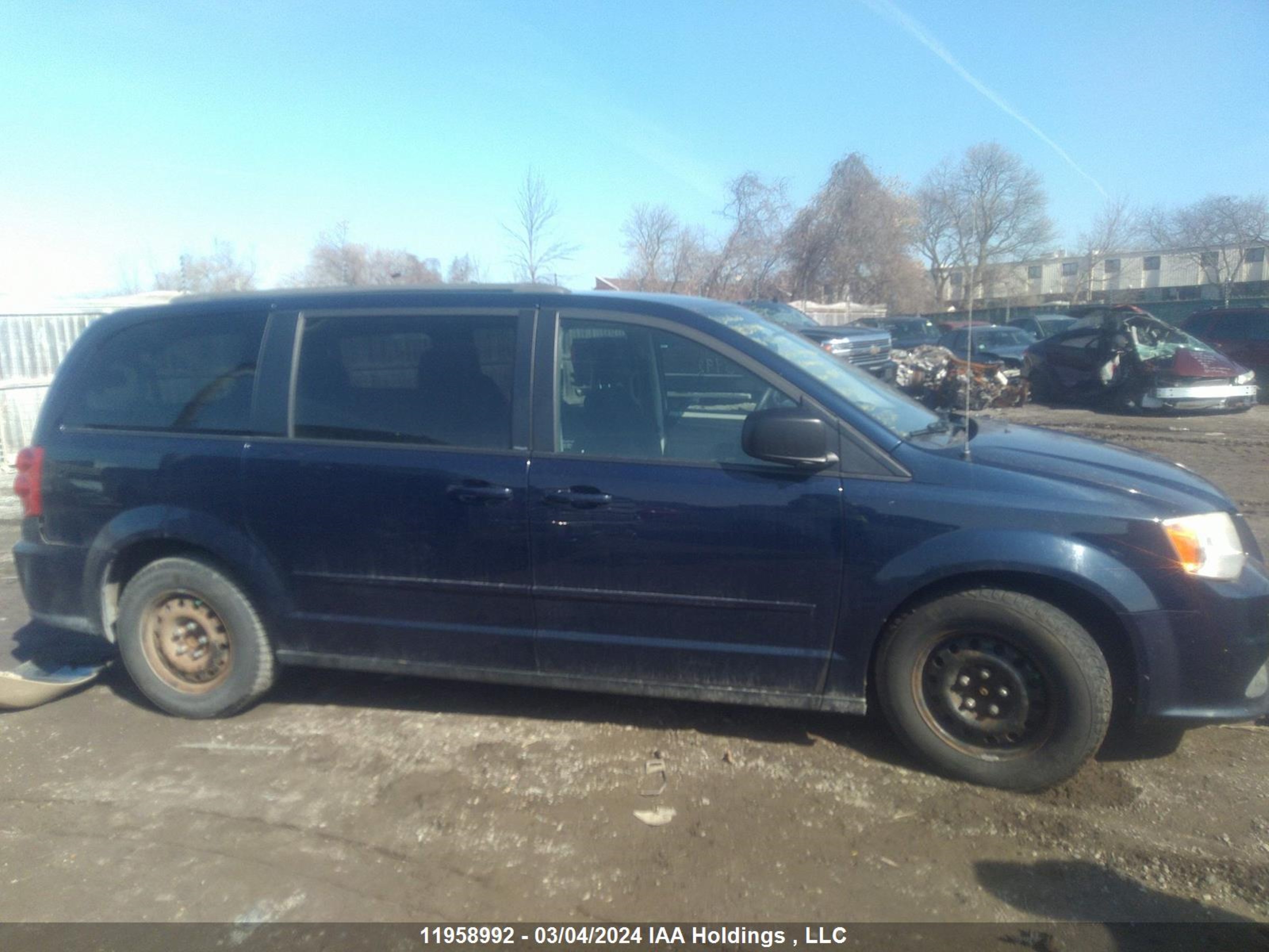 Photo 12 VIN: 2C4RDGBG7CR421755 - DODGE CARAVAN 