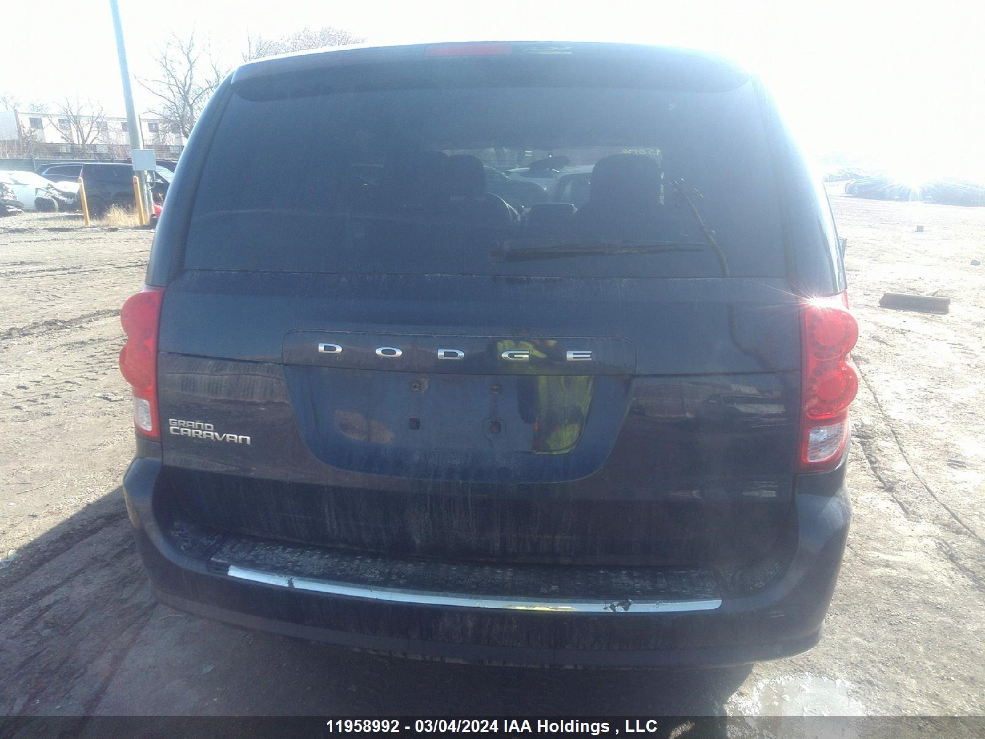 Photo 15 VIN: 2C4RDGBG7CR421755 - DODGE CARAVAN 