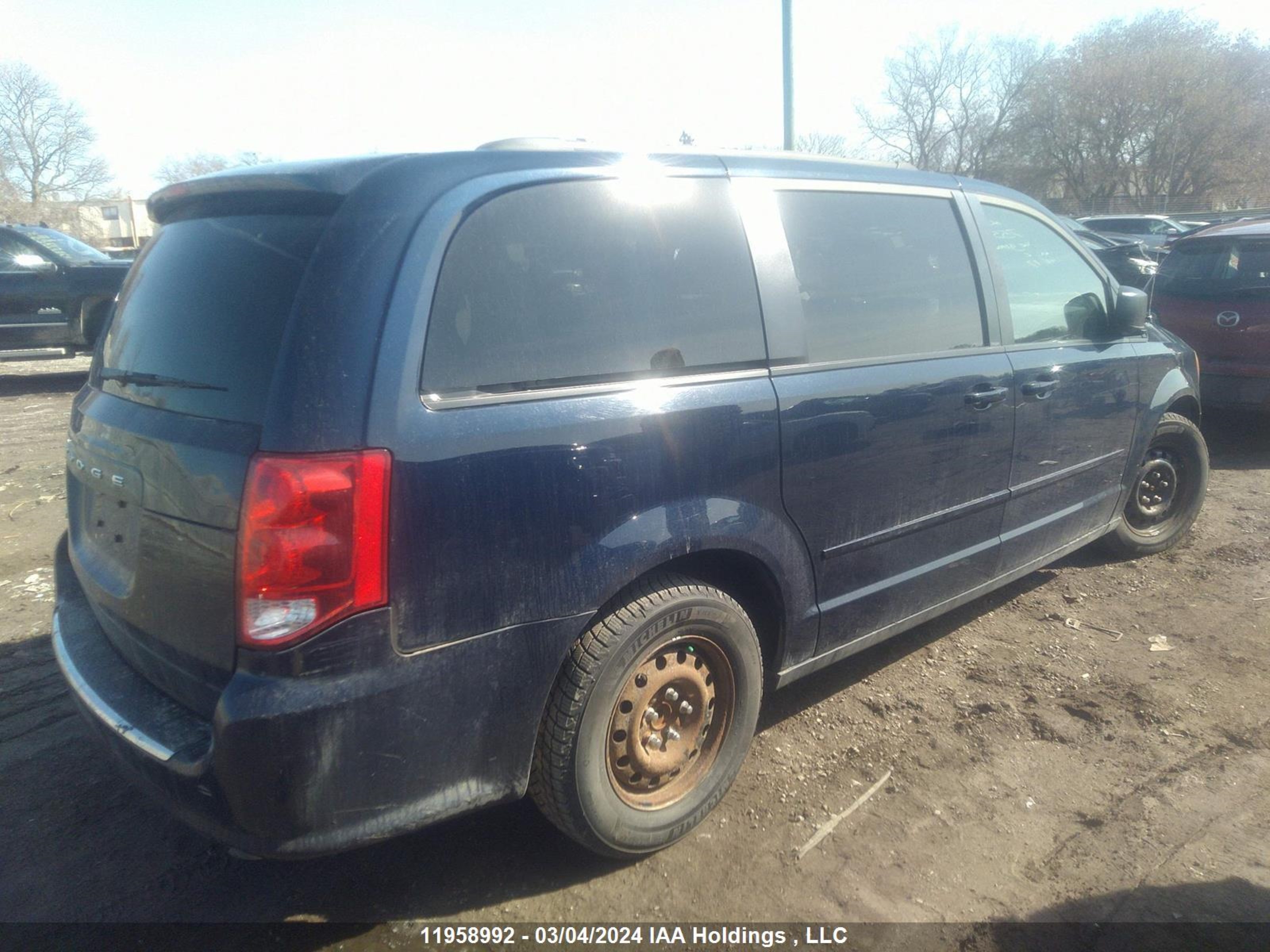 Photo 3 VIN: 2C4RDGBG7CR421755 - DODGE CARAVAN 