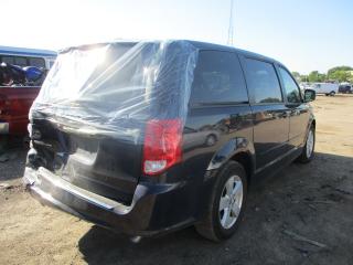 Photo 3 VIN: 2C4RDGBG7DR567932 - DODGE GRAND CARAVAN 