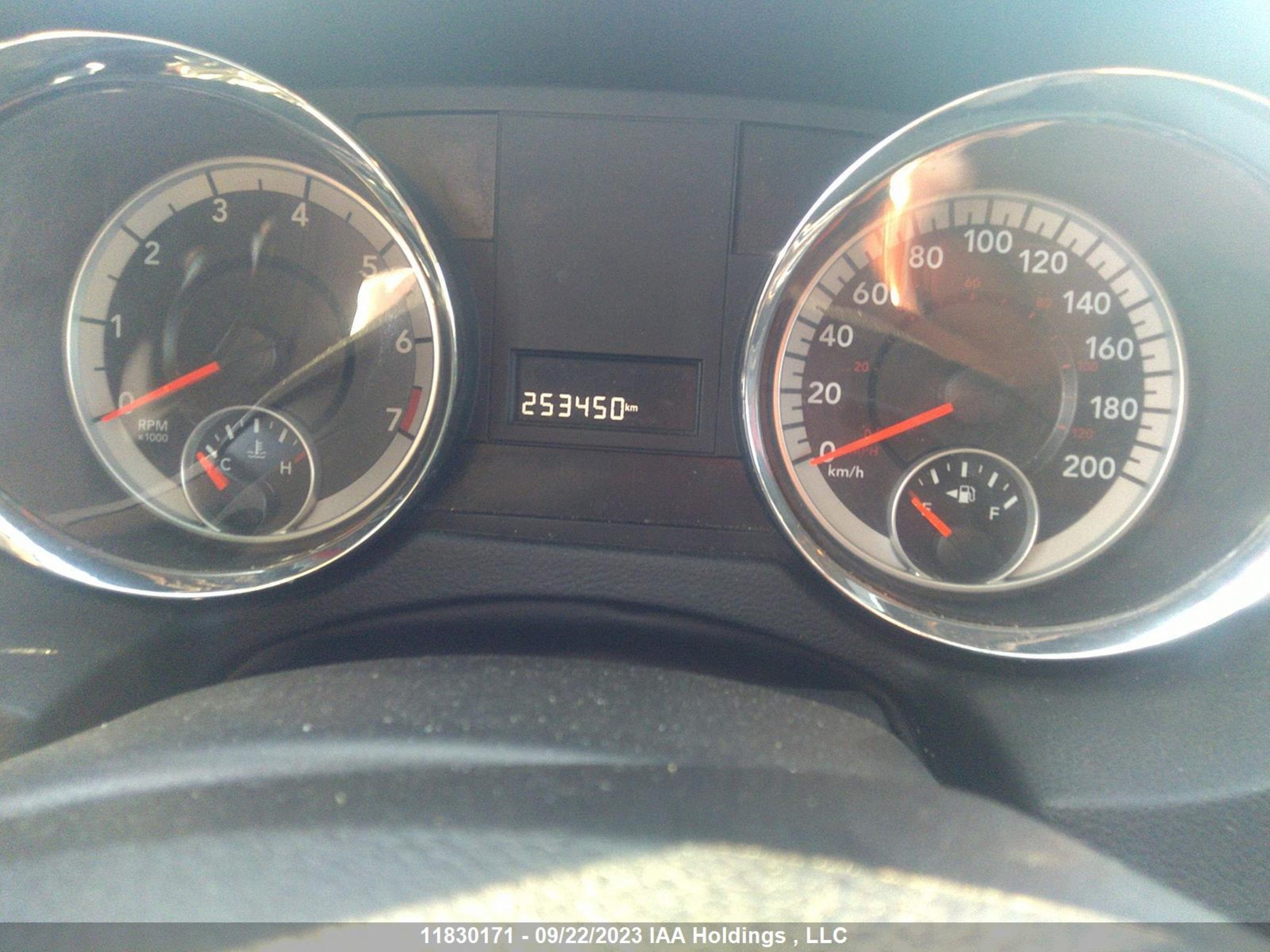 Photo 6 VIN: 2C4RDGBG7DR643505 - DODGE CARAVAN 