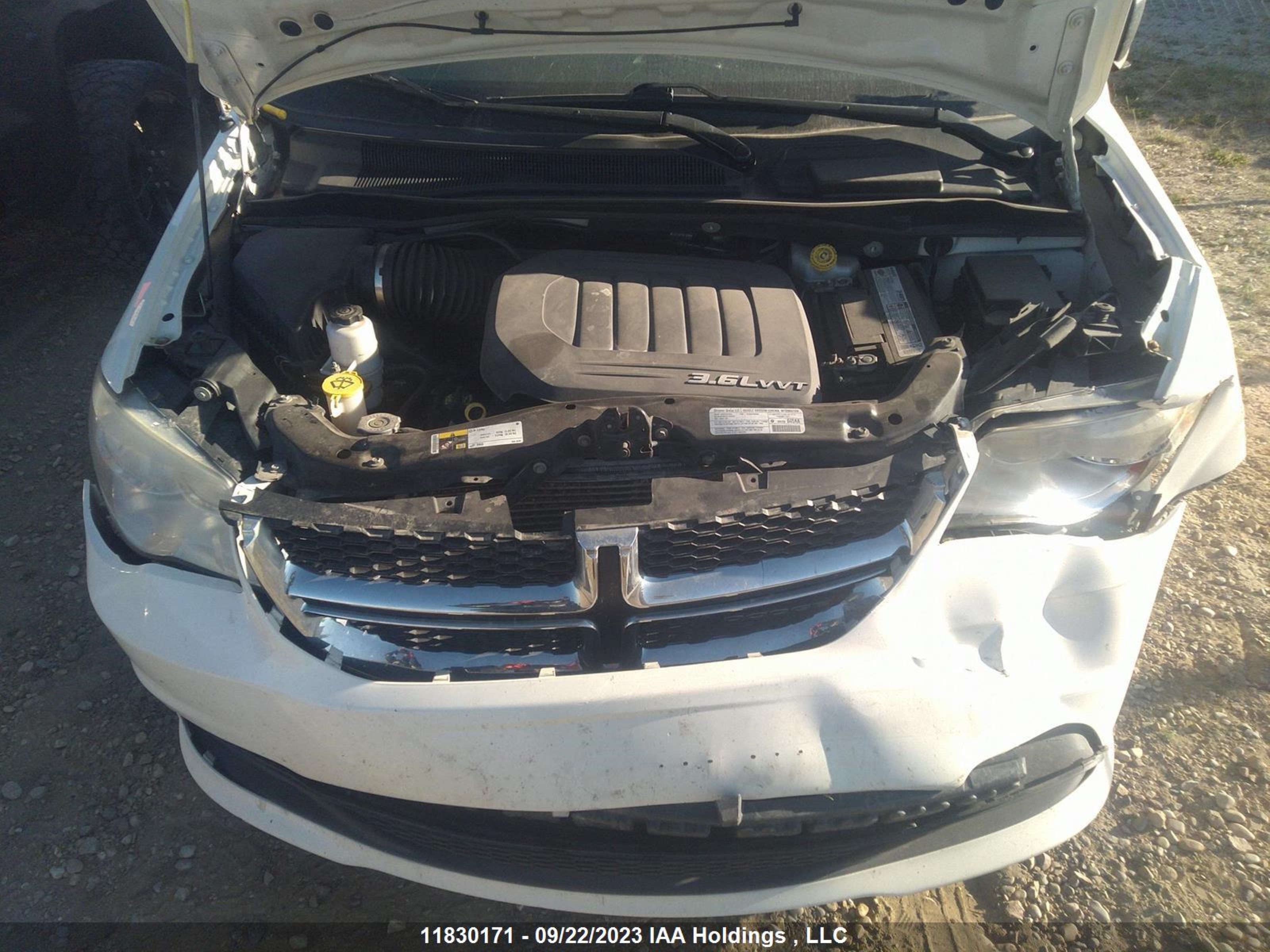 Photo 9 VIN: 2C4RDGBG7DR643505 - DODGE CARAVAN 