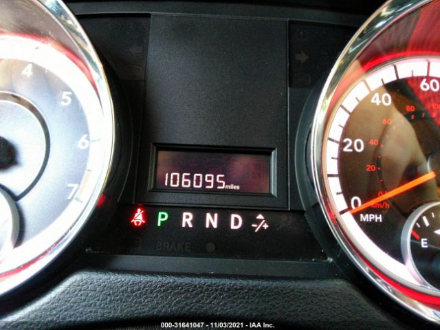 Photo 6 VIN: 2C4RDGBG7DR733303 - DODGE GRAND CARAVAN 