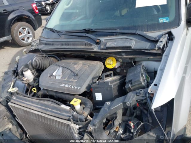 Photo 9 VIN: 2C4RDGBG7DR761229 - DODGE GRAND CARAVAN 