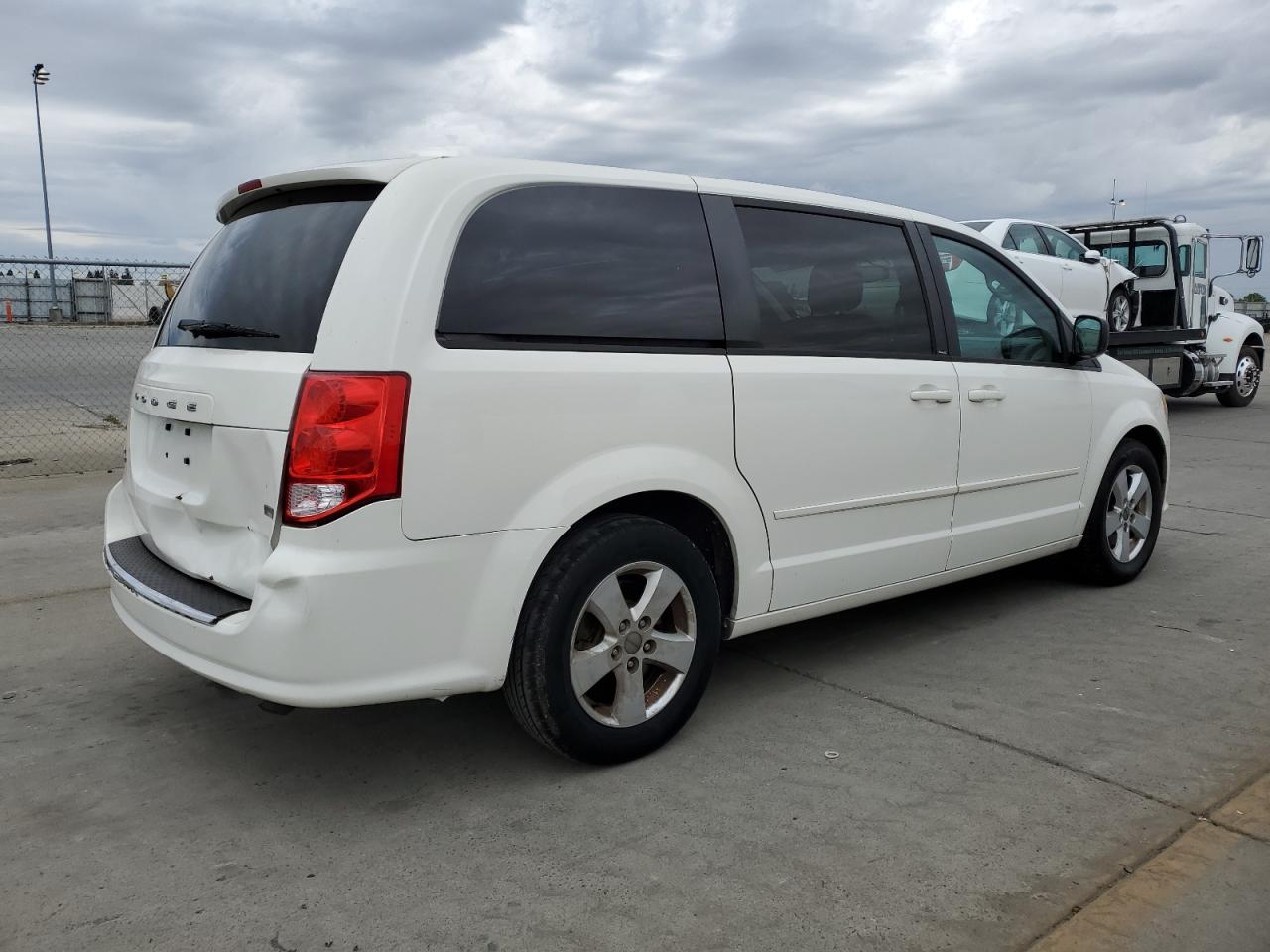 Photo 2 VIN: 2C4RDGBG7DR787037 - DODGE CARAVAN 