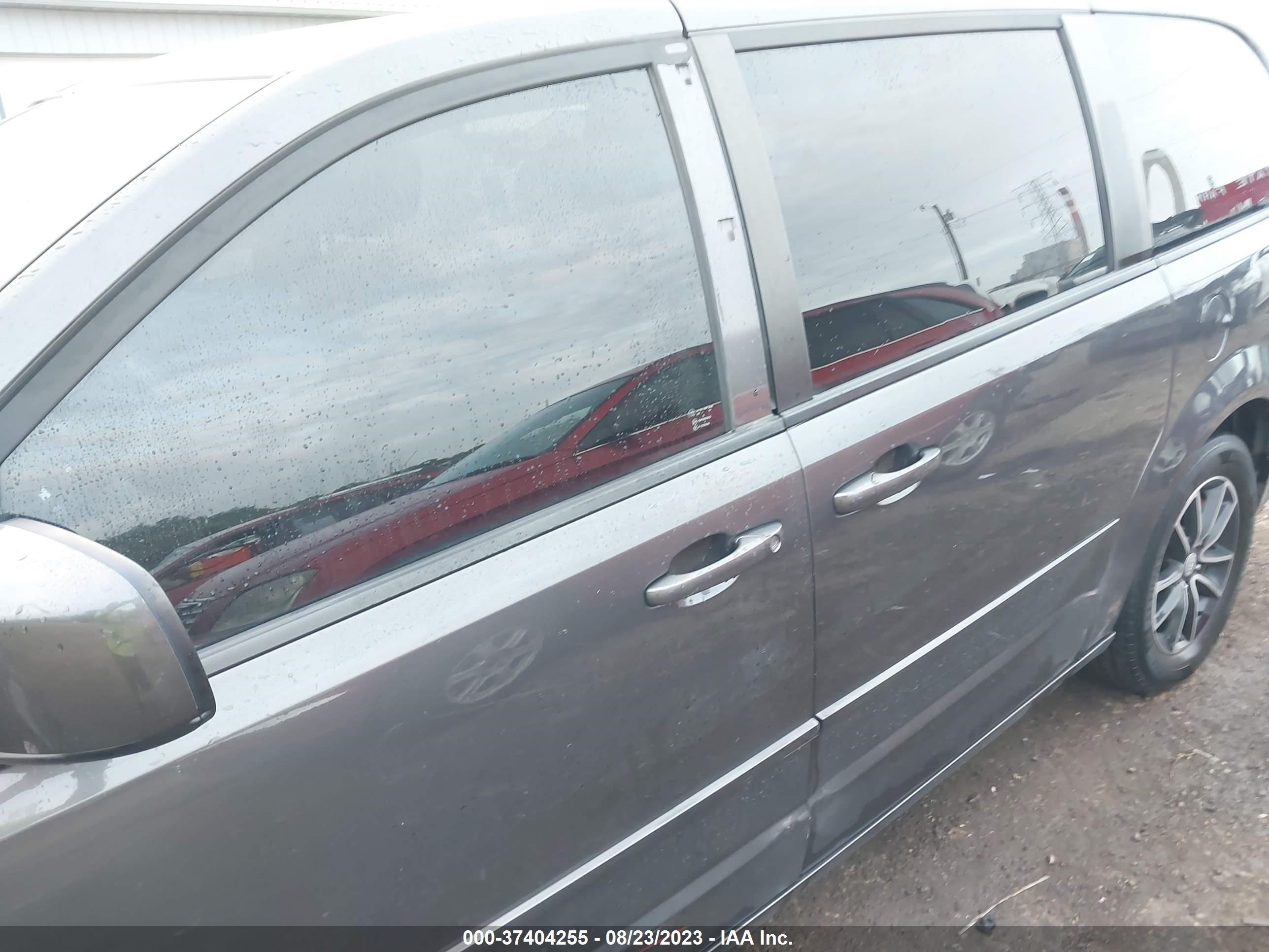 Photo 13 VIN: 2C4RDGBG7ER371460 - DODGE CARAVAN 