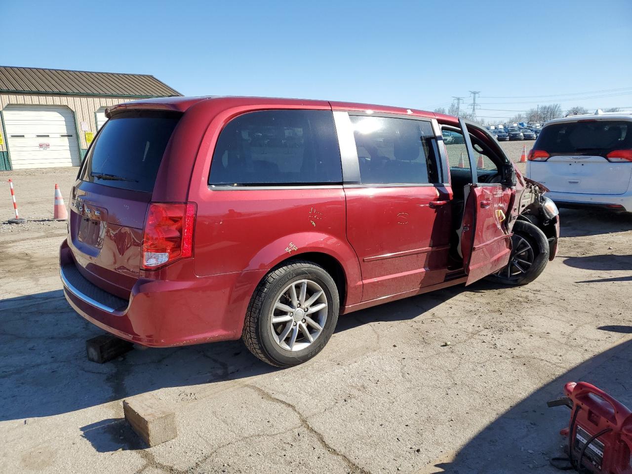 Photo 2 VIN: 2C4RDGBG7FR685482 - DODGE CARAVAN 