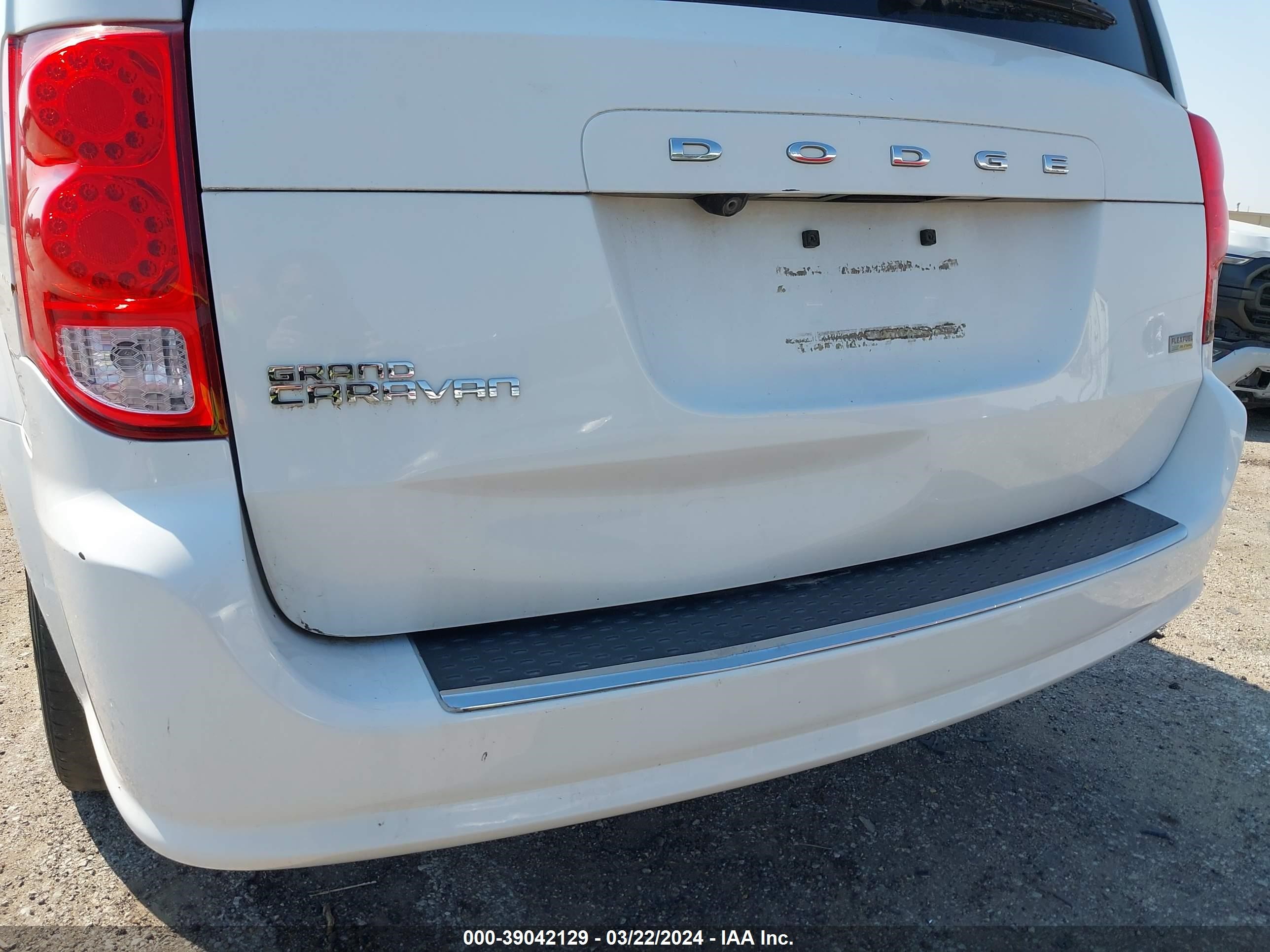 Photo 5 VIN: 2C4RDGBG7GR115158 - DODGE CARAVAN 