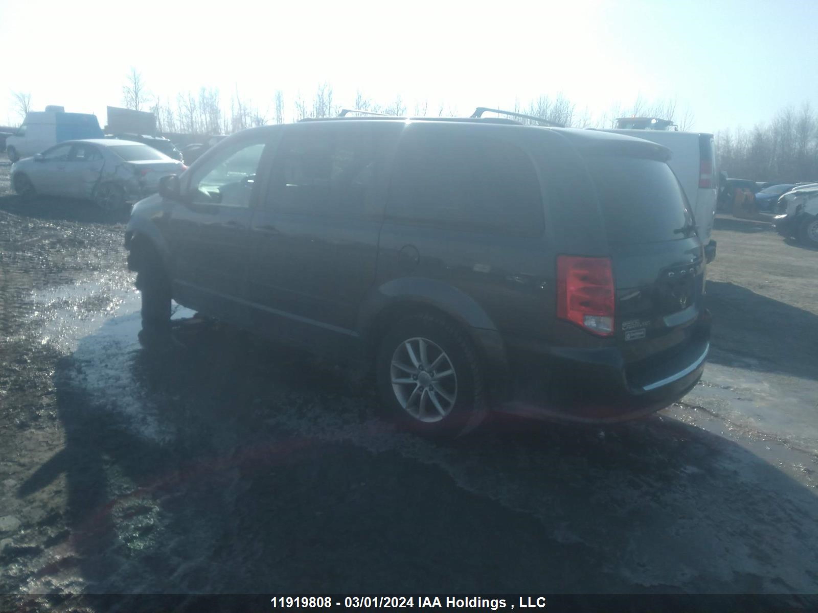 Photo 2 VIN: 2C4RDGBG7GR126614 - DODGE CARAVAN 