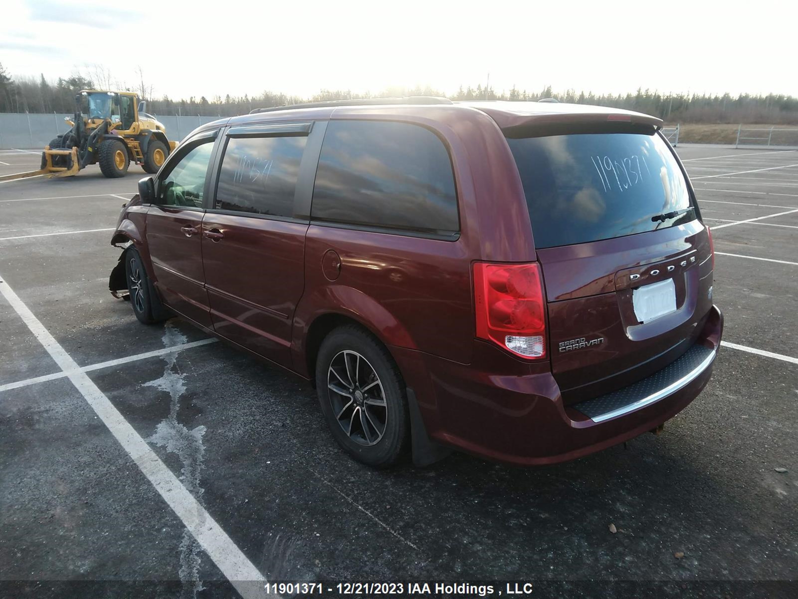 Photo 2 VIN: 2C4RDGBG7HR556211 - DODGE CARAVAN 