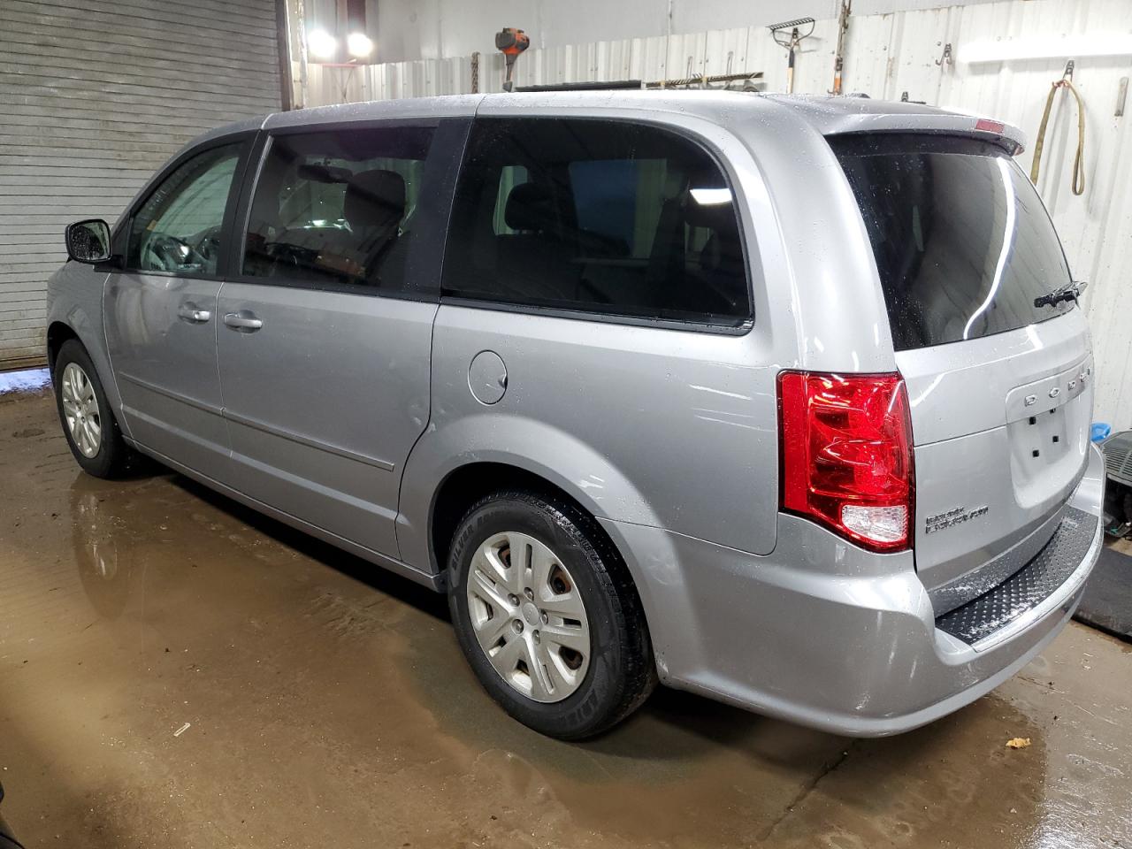 Photo 1 VIN: 2C4RDGBG7HR568682 - DODGE CARAVAN 