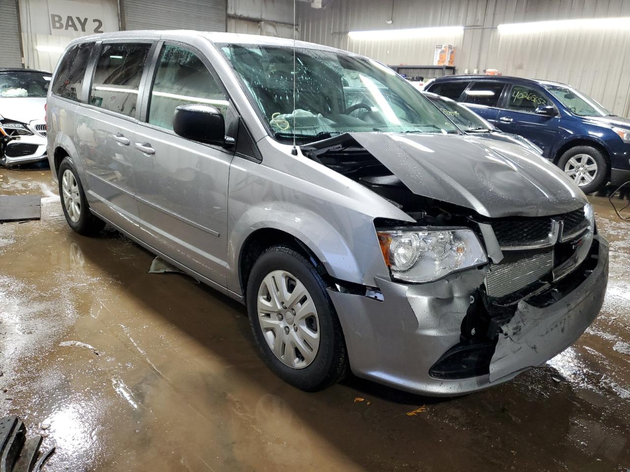 Photo 3 VIN: 2C4RDGBG7HR568682 - DODGE CARAVAN 