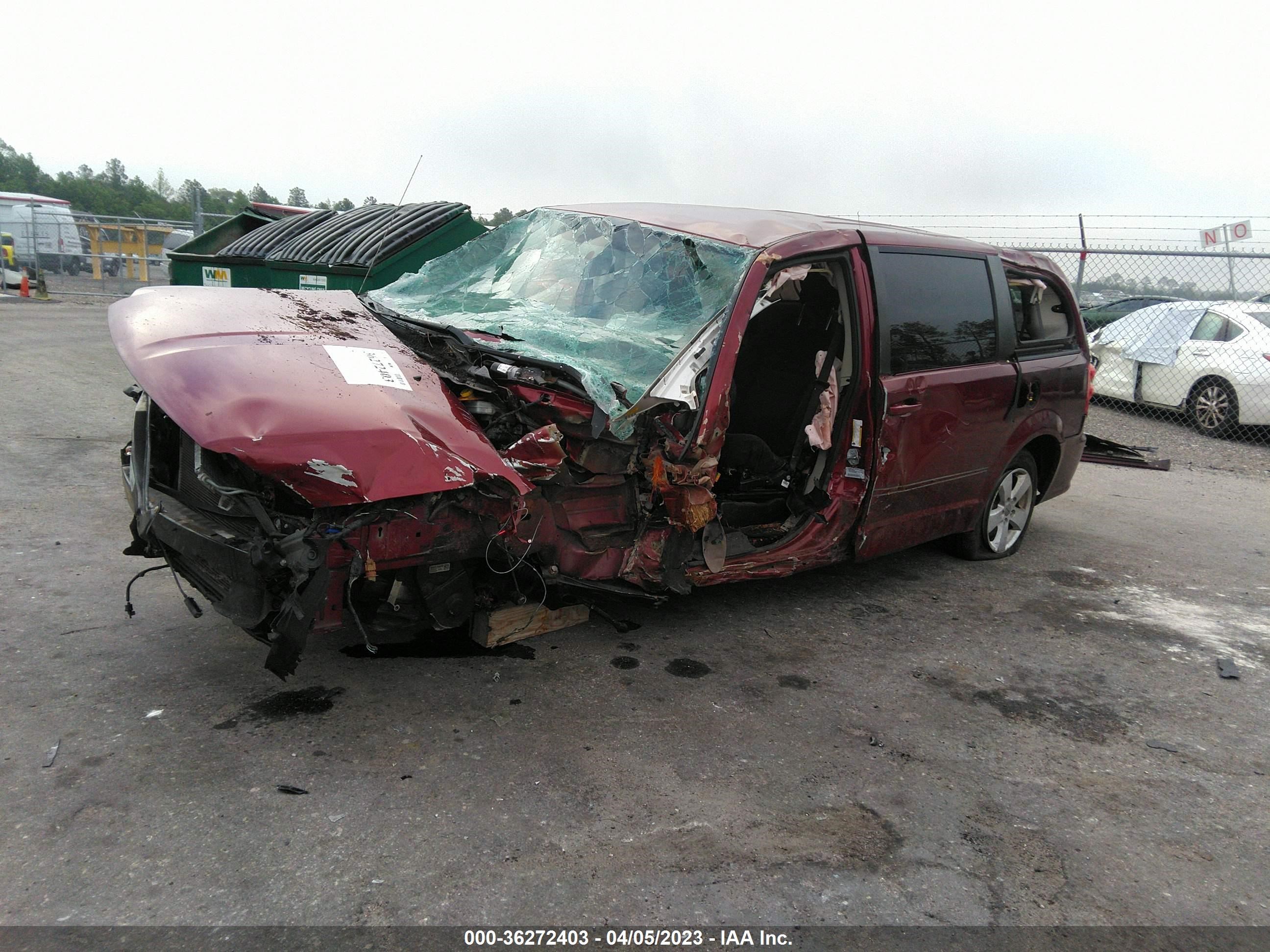 Photo 1 VIN: 2C4RDGBG7HR574790 - DODGE CARAVAN 