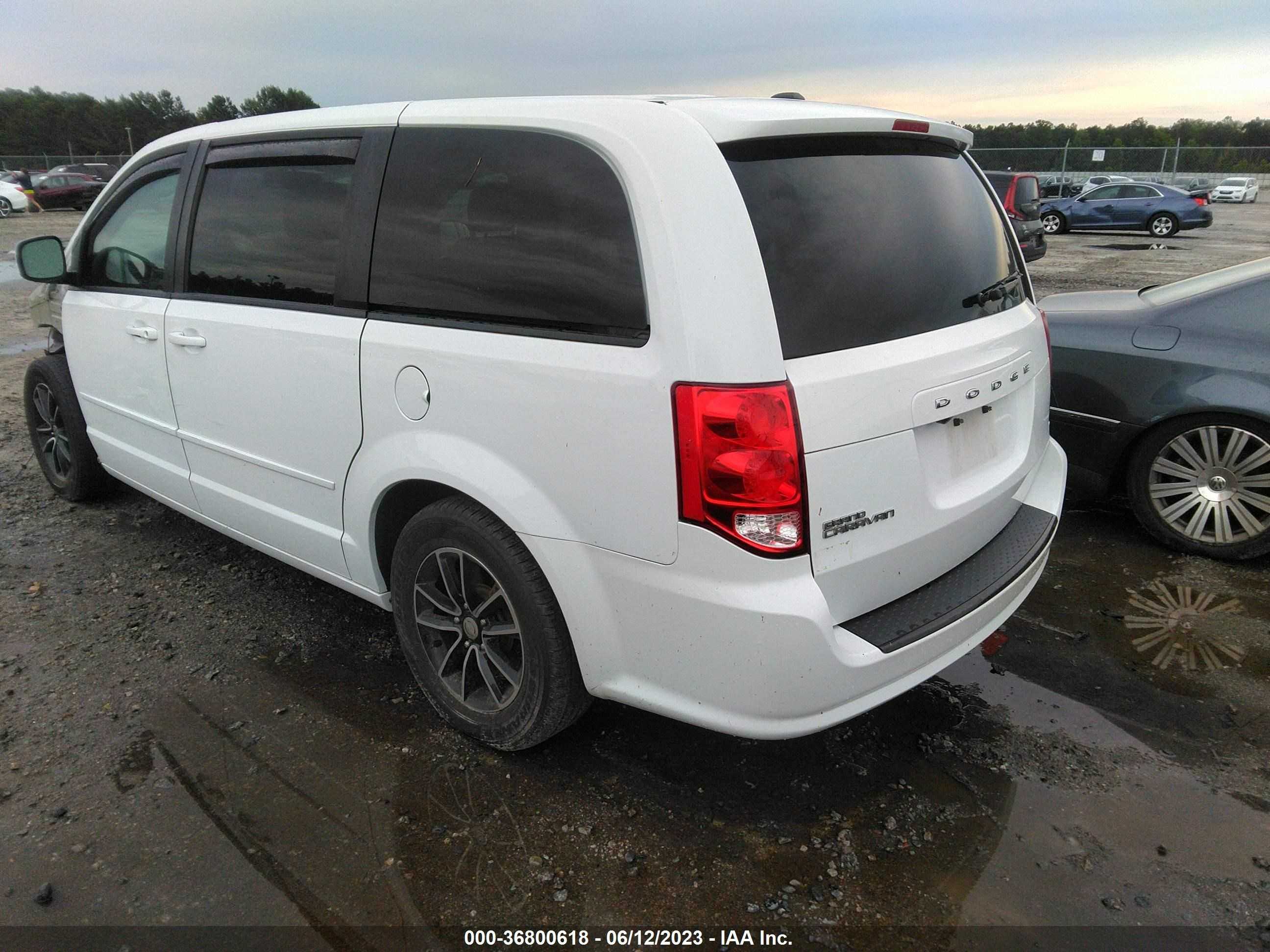 Photo 2 VIN: 2C4RDGBG7HR636866 - DODGE CARAVAN 