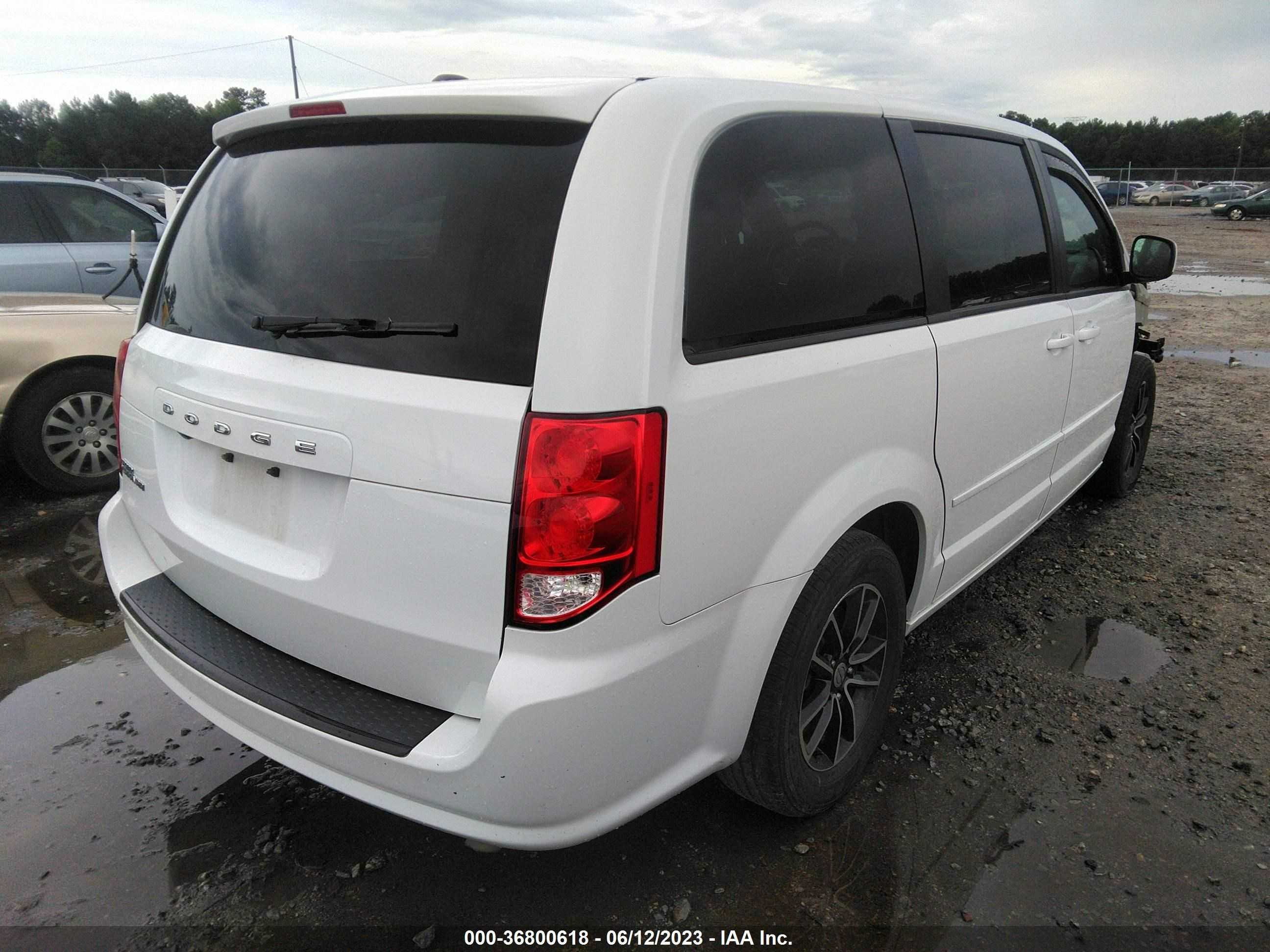 Photo 3 VIN: 2C4RDGBG7HR636866 - DODGE CARAVAN 